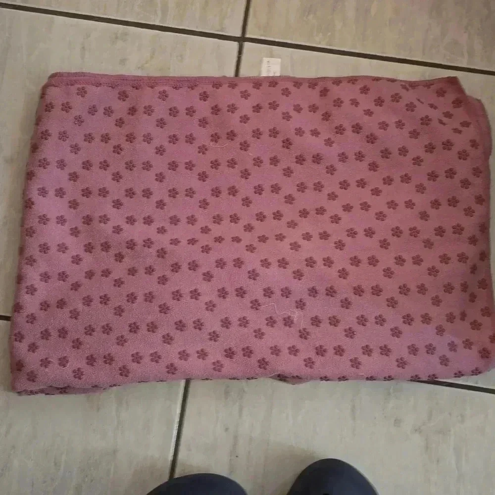 ANGEL BEAUTY YOGA TOWEL - Picture 3 of 4